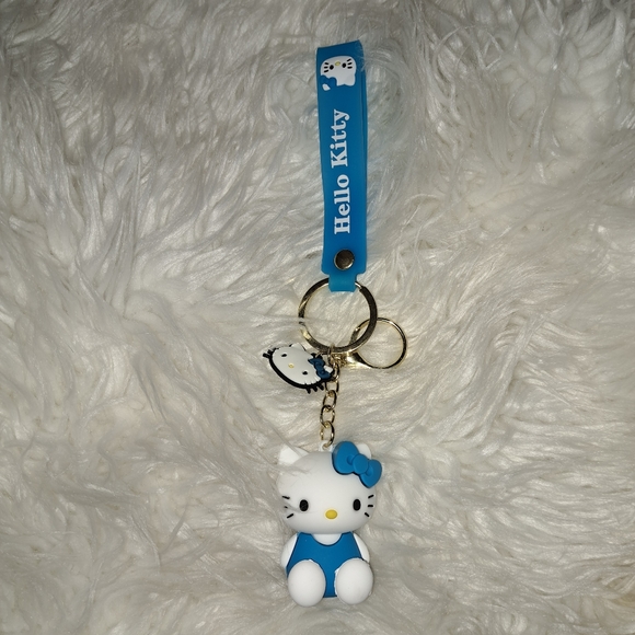 Hello kitty Blue Keychain. - Picture 2 of 3